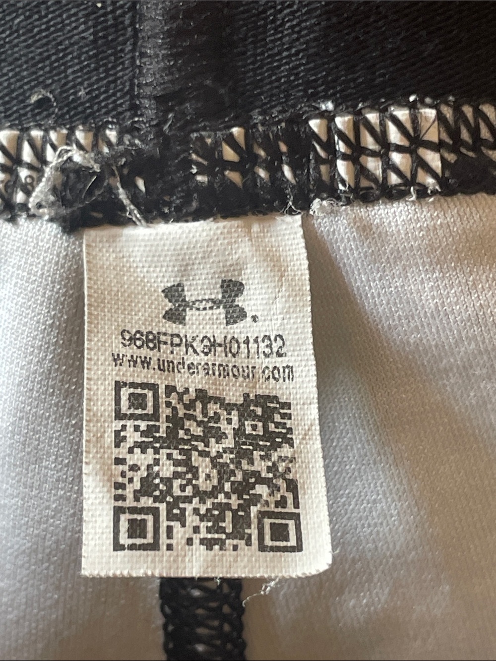 Under Armour Women's Black & White Print Compression Shorts. Good Condition. - Picture 5 of 5